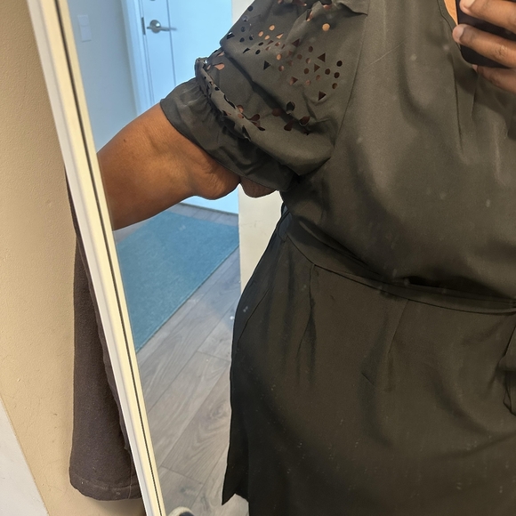 SHEIN Black dress with pattern sleeve - Picture 8 of 8